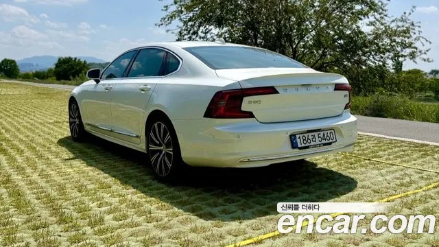 Вольво S90 — Фото автомобиля 4