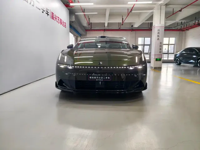 Lynk & Co 10 EM-P — Фото автомобиля 4