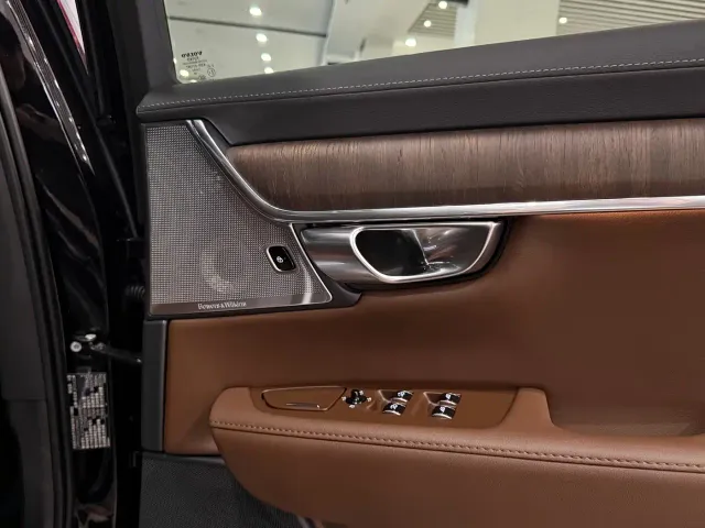Volvo S90 — Фото автомобиля 14