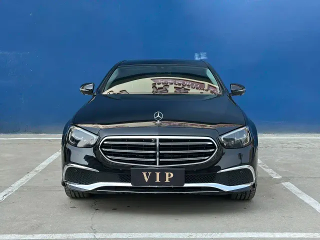 Mercedes-Benz E-Class — Фото автомобиля 2