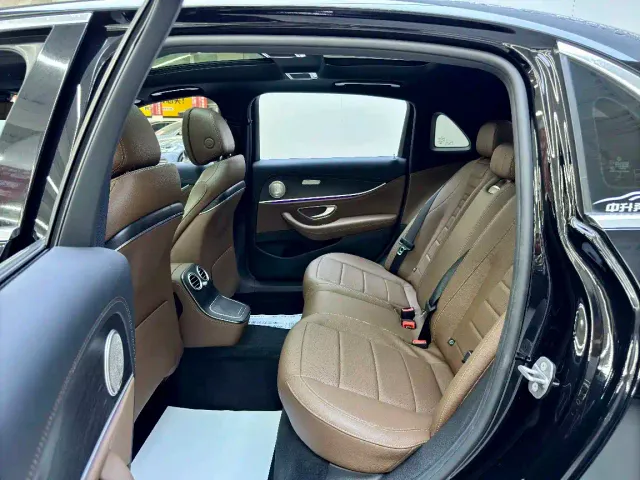 Mercedes-Benz E-Class — Фото автомобиля 8