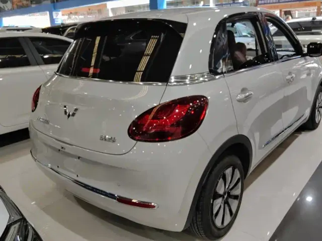 Wuling Bingo — Фото автомобиля 3