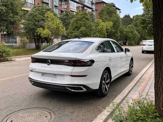 Volkswagen Lamando — Фото автомобиля 8