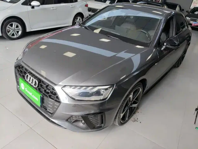 Фотография автомобиля — Audi A4L