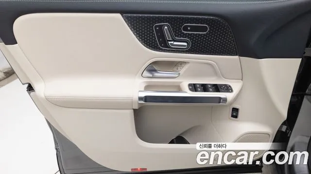 Mercedes-Benz EQB — Фото автомобиля 17