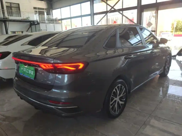 Geely Emgrand — Фото автомобиля 4