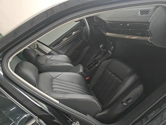 Volkswagen Passat — Фото автомобиля 24
