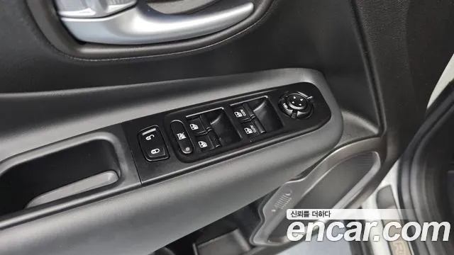 Jeep Renegade — Фото автомобиля 26
