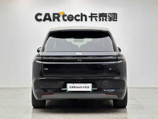Li Auto L8 — Фото автомобиля 4