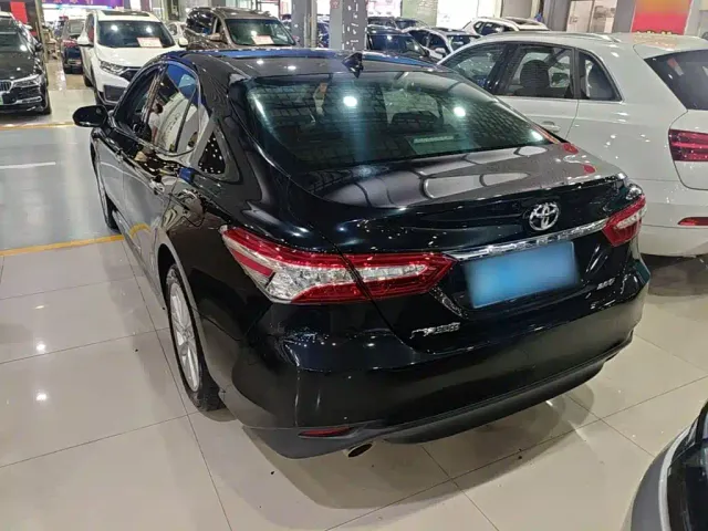 Toyota Camry — Фото автомобиля 4