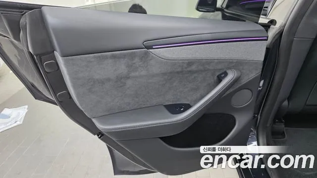 Tesla Model Y — Фото автомобиля 14