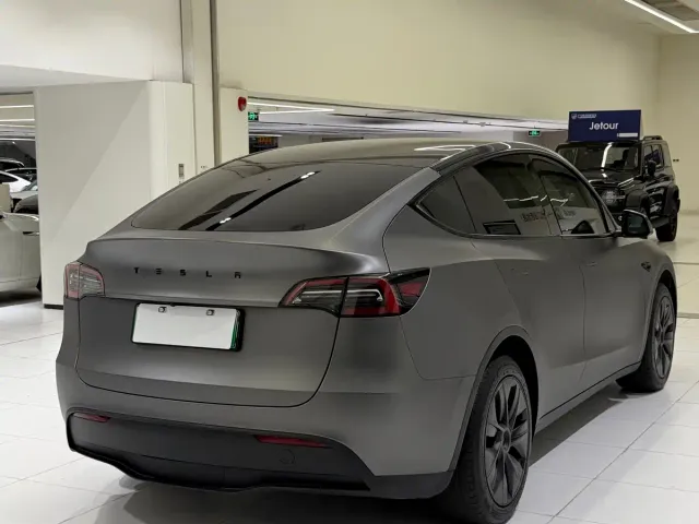 Tesla Model Y — Фото автомобиля 5