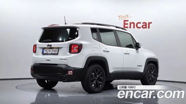 Jeep Renegade — Фото автомобиля 2