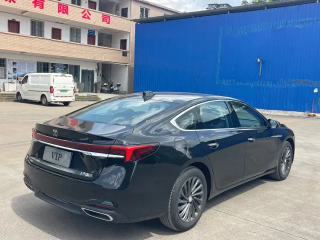 Buick LaCrosse — Фото автомобиля 5