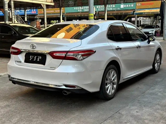 Toyota Camry — Фото автомобиля 4