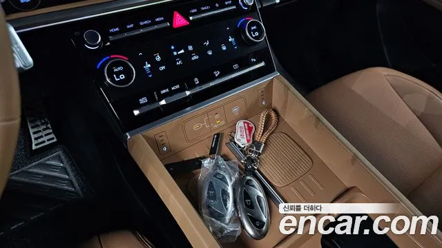 Hyundai Santafe Santa Fe (MX5) Бензин 2.5T 2WD — Фото автомобиля 12