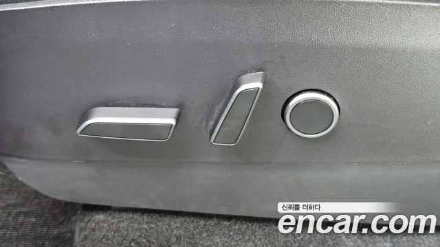Tesla Model Y — Фото автомобиля 11