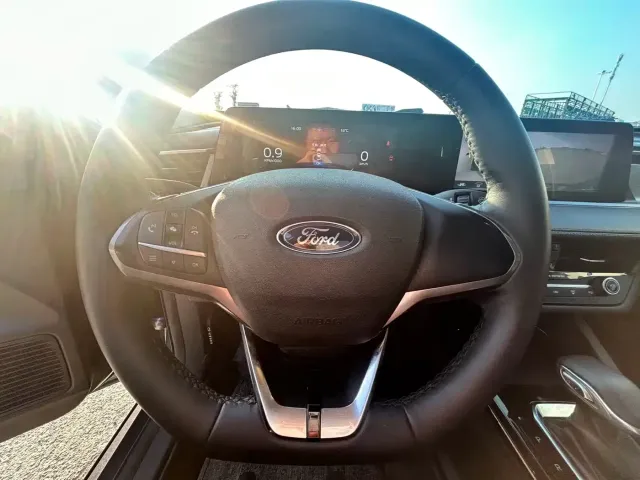 Ford Escort — Фото автомобиля 6
