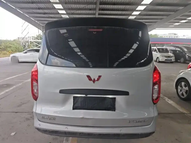 Wuling Hongguang — Фото автомобиля 5