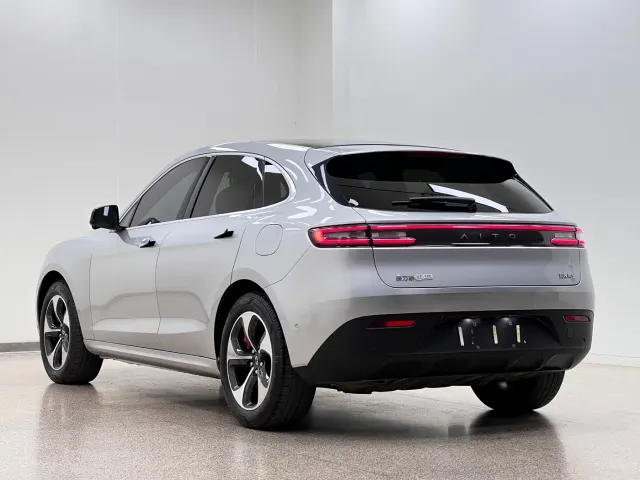Aito M5 — Фото автомобиля 4