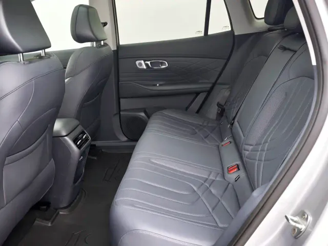 Geely Galaxy Starship 7 EM-i — Фото автомобиля 8