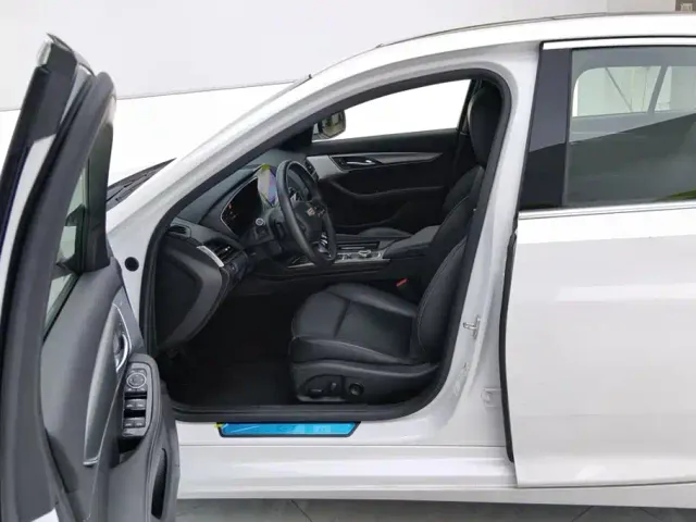 Cadillac CT5 — Фото автомобиля 9