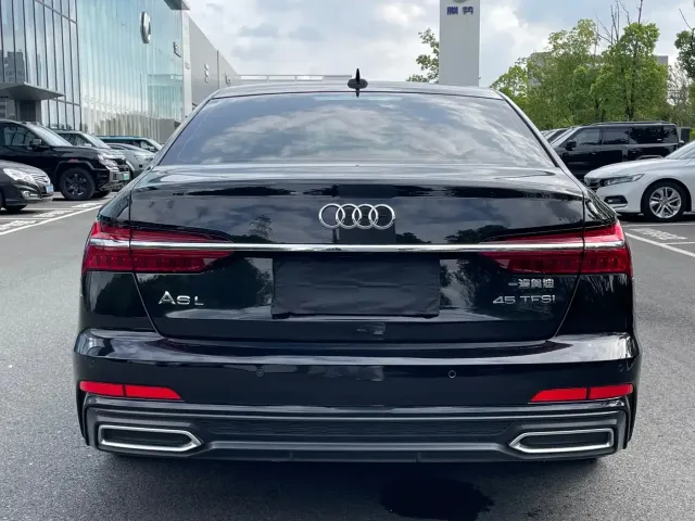 Audi A6L — Фото автомобиля 16