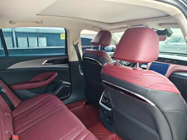Hongqi H5 — Фото автомобиля 8