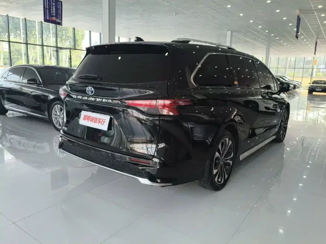 Toyota Granvia — Фото автомобиля 4
