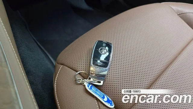 Mercedes-Benz E-Class — Фото автомобиля 27