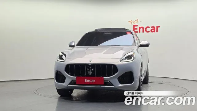 Maserati Grecale — Фото автомобиля 3