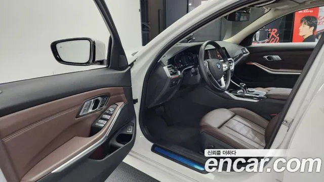 BMW 3-Series 3 серия (G20) 320d Touring Luxury — Фото автомобиля 10