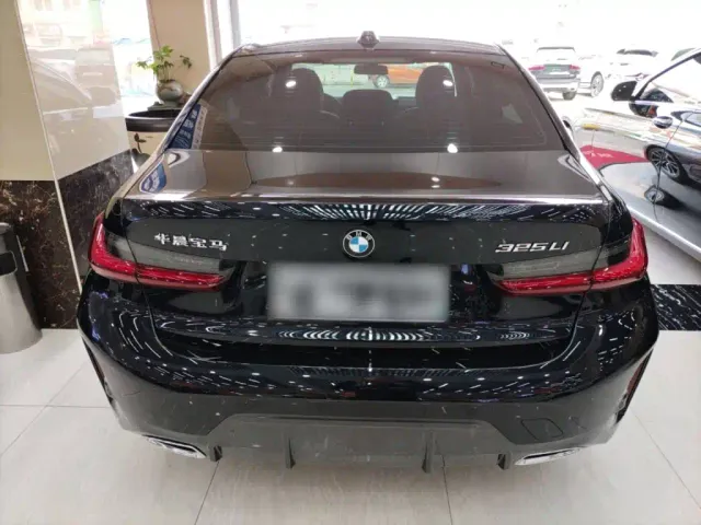 BMW 3 Series — Фото автомобиля 3