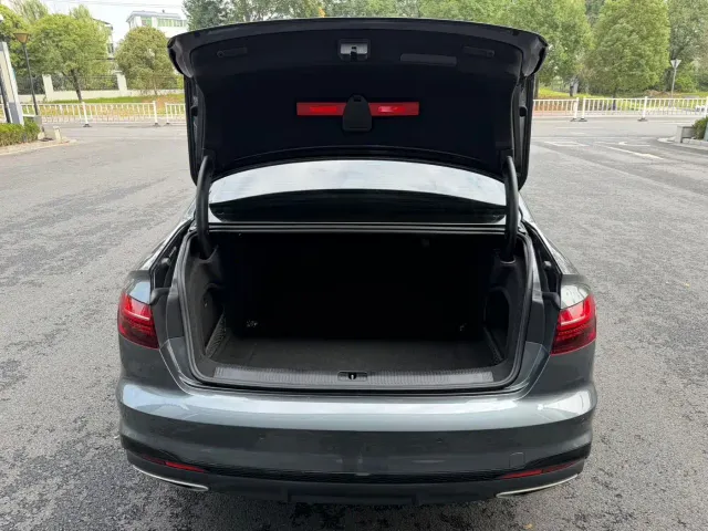 Audi A4L — Фото автомобиля 8