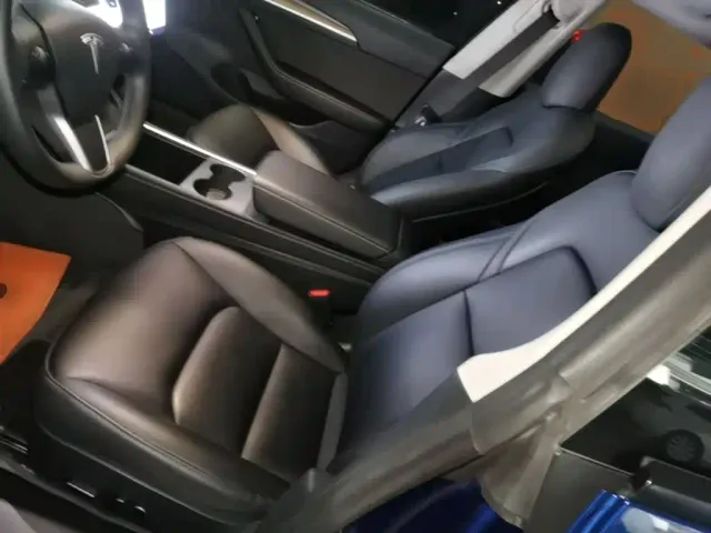 Tesla Model 3 — Фото автомобиля 14