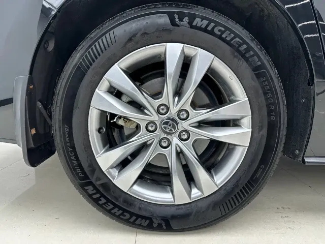 Toyota Sienna — Фото автомобиля 18