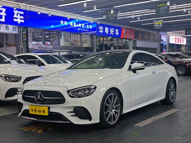 Фотография автомобиля — Mercedes-Benz E-Class
