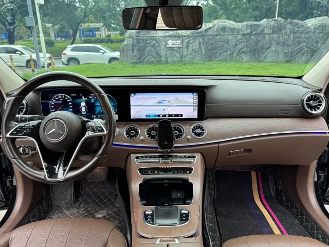 Mercedes-Benz E-Class — Фото автомобиля 11