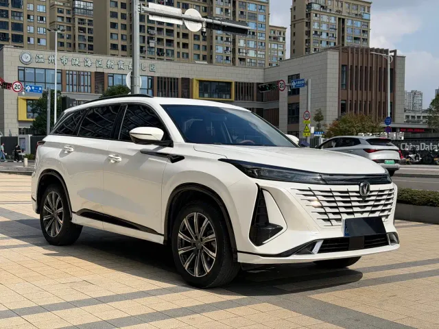 Changan CS75 Plus — Фото автомобиля 3