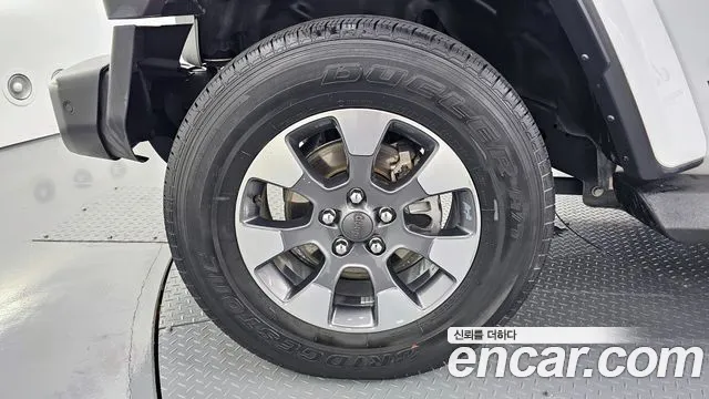 Jeep Wrangler Wrangler (JL) 2.0 Overland 4 двери — Фото автомобиля 5
