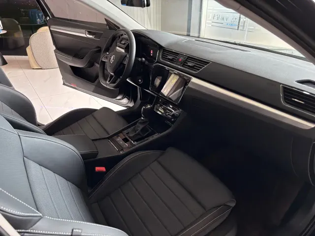 Skoda Superb — Фото автомобиля 10
