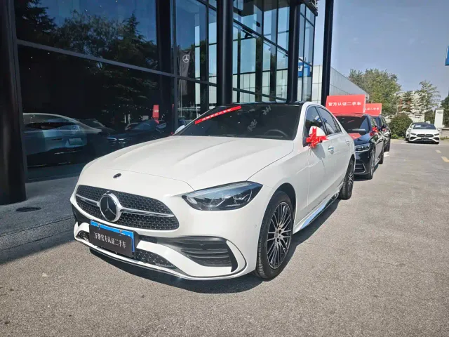 Фотография автомобиля — Mercedes-Benz C-Class