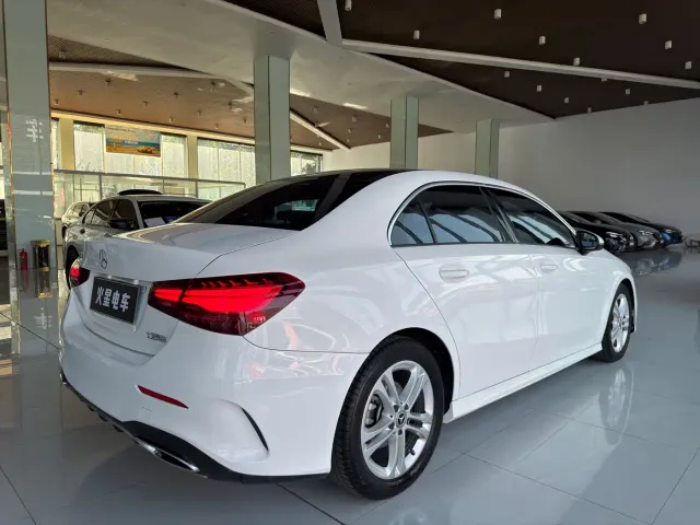 Mercedes-Benz A-Class — Фото автомобиля 11