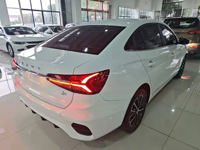 Roewe i5 — Фото автомобиля 6