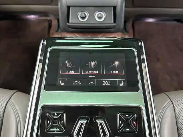 Audi A8 — Фото автомобиля 23