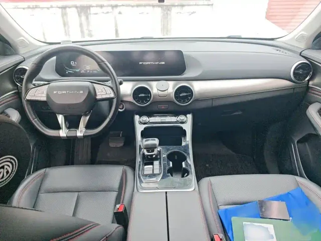 Forthing T5 Evo — Фото автомобиля 12
