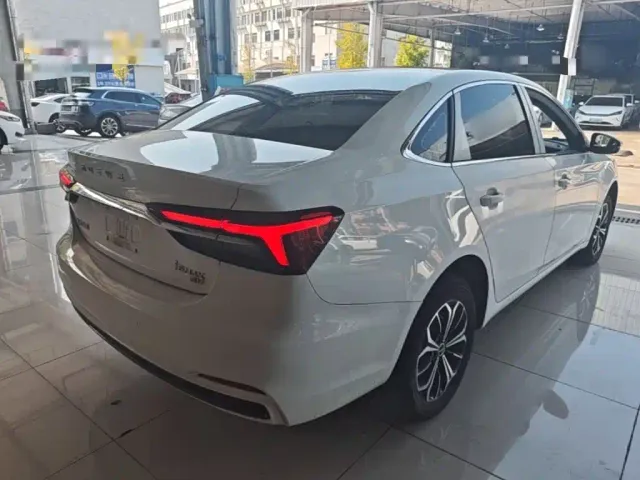 Roewe i6 MAX EV — Фото автомобиля 4