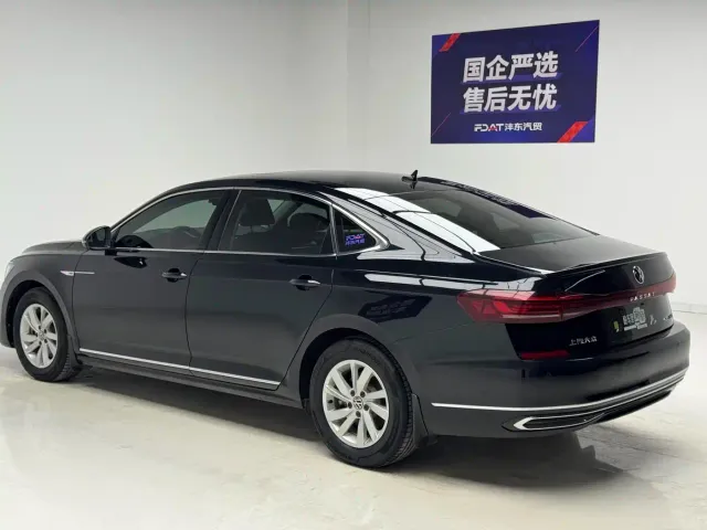 Volkswagen Passat — Фото автомобиля 6