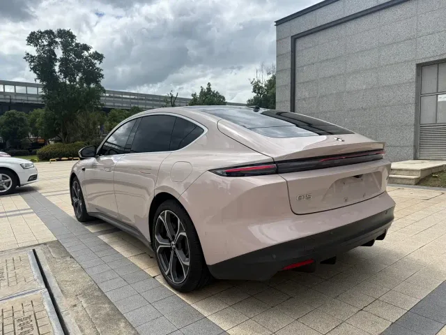 Nio ET5 — Фото автомобиля 15