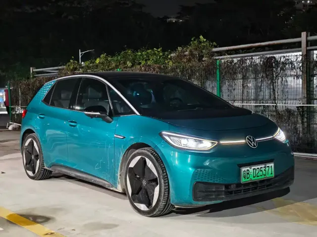 Volkswagen ID.3 — Фото автомобиля 2